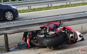 wypadek z udziałem motocyklisty 